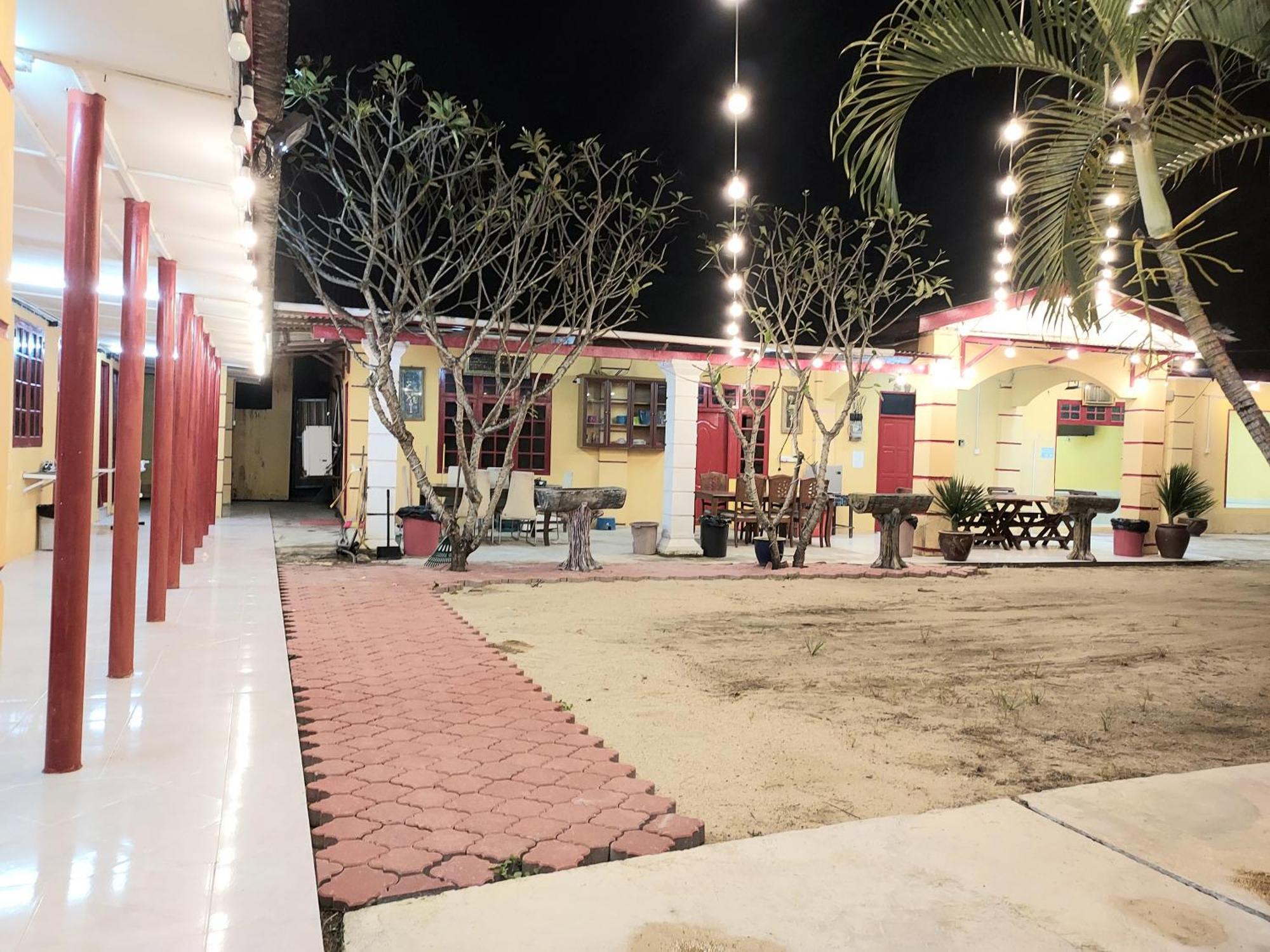 Irama Resort Amir Yjs , Pantai Irama 바촉 외부 사진